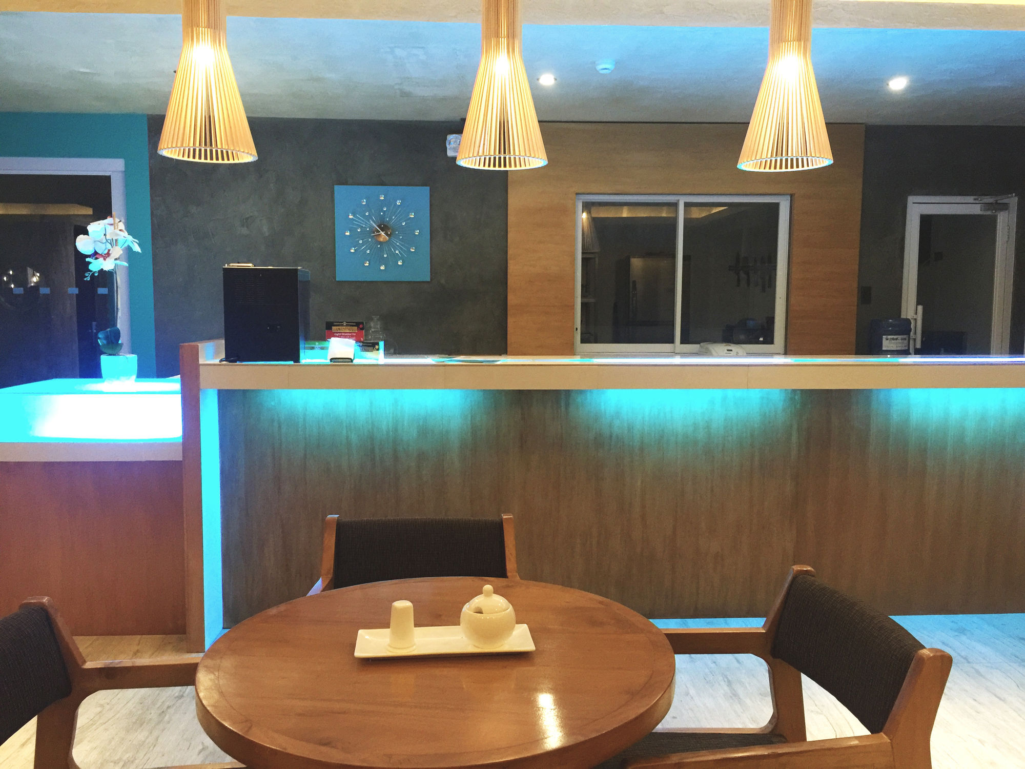 Twin Tides Panglao Hotel Exterior photo